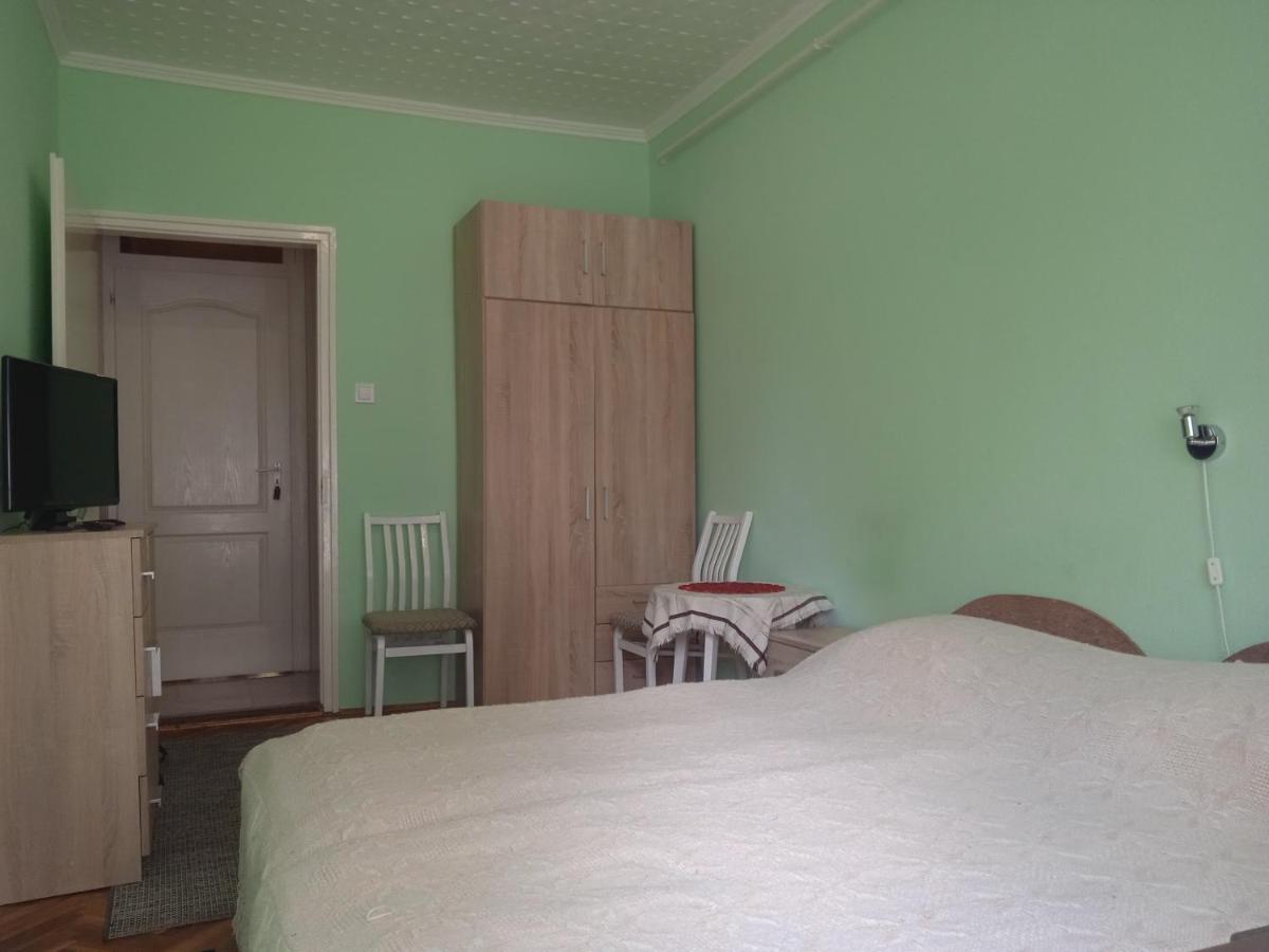 Balaton-Lak Apartmanhaz Siofok Luaran gambar