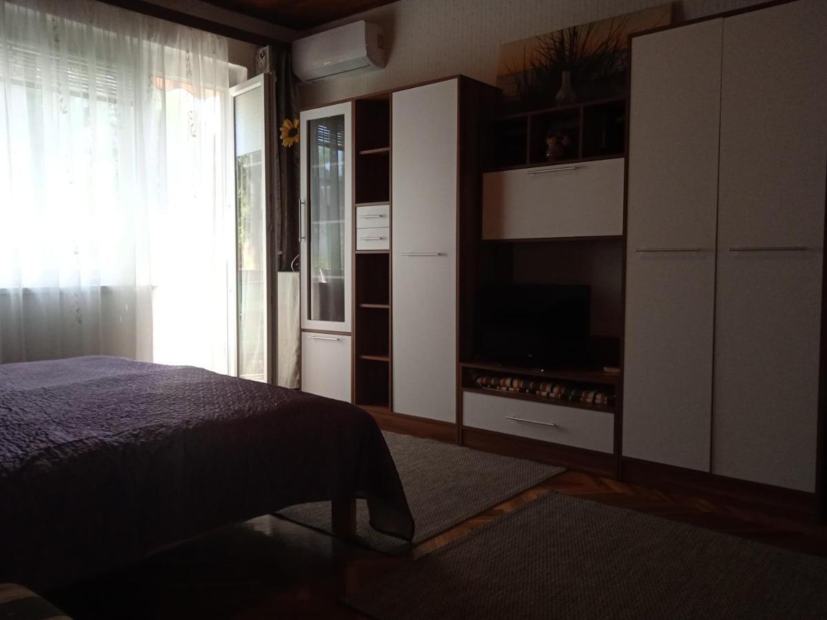 Balaton-Lak Apartmanhaz Siofok Luaran gambar