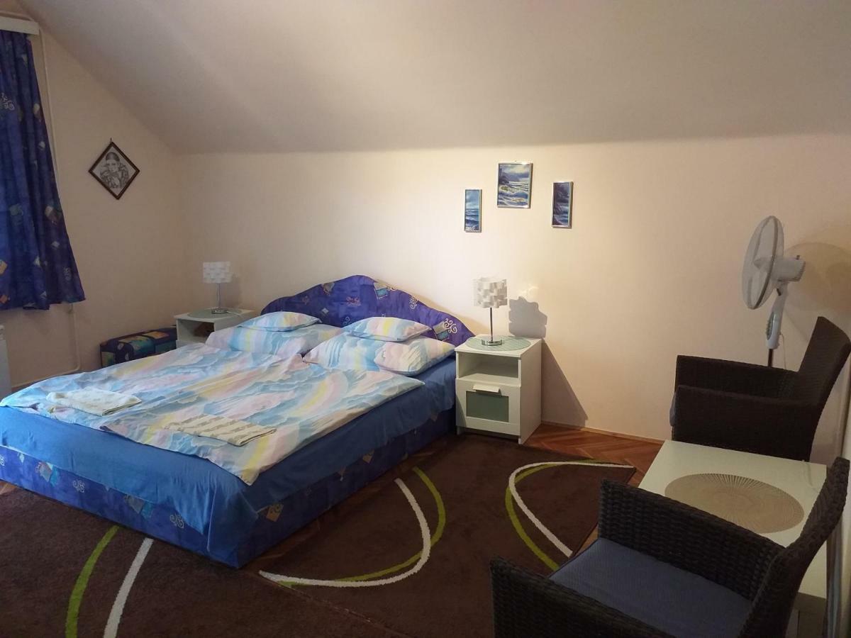 Balaton-Lak Apartmanhaz Siofok Luaran gambar